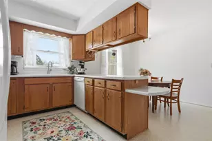 404 Grandview Dr, Normal, IL 61761 - Photo 9