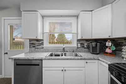 4315 26th Avenue, Moline, IL 61265 - Photo 9