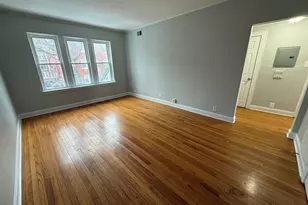 2006 W Jarvis Ave, Chicago, IL 60645 - Photo 3