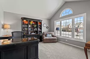 1940 Morningview Dr, Hoffman Estates, IL 60192 - Photo 7