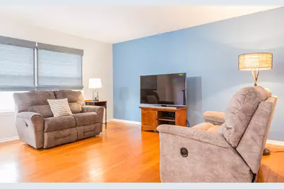 420 Knoll Crest Drive, Bartlett, IL 60103 - Photo 7