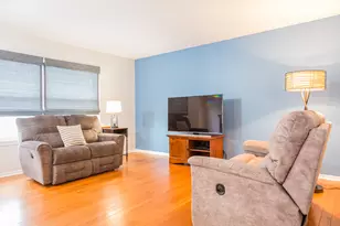 420 Knoll Crest Dr, Bartlett, IL 60103 - Photo 7