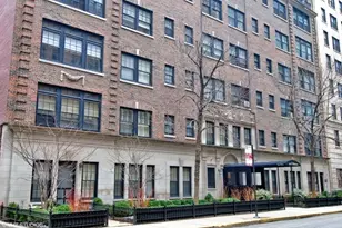 230 E Delaware Pl, Chicago, IL 60611 - Photo 1