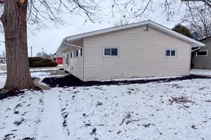 138 Garden Dr, Belvidere, IL 61008 - Photo 7