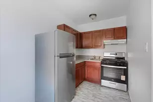 1635 W Morse Ave, Chicago, IL 60626 - Photo 3