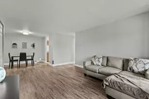 1426 Stonebridge Cir, Wheaton, IL 60189 - Photo 7