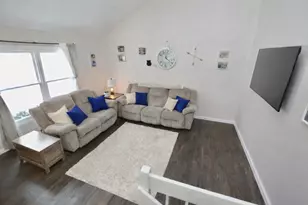 1014 Stonehedge Ct, Crystal Lake, IL 60014 - Photo 5