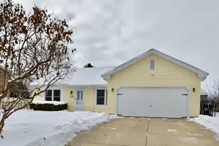 1014 Stonehedge Ct, Crystal Lake, IL 60014 - Photo 1