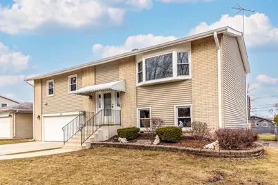 1802 W Pheasant Trail, Mount Prospect, IL 60056 - Photo 1