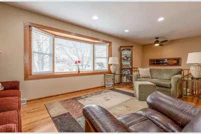 1802 W Pheasant Trail, Mount Prospect, IL 60056 - Photo 7