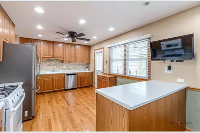 1802 W Pheasant Trail, Mount Prospect, IL 60056 - Photo 13