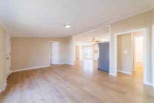 285 Park Ln, Sauk Village, IL 60411 - Photo 5