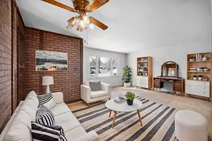 231 E Wayne Pl, Wheeling, IL 60090 - Photo 3