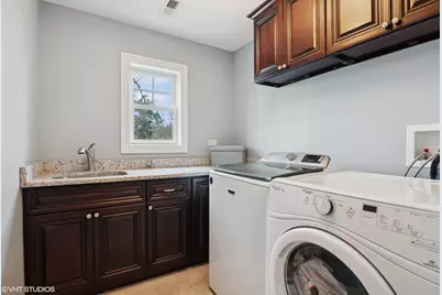 374 N Myrtle Avenue, Elmhurst, IL 60126 - Photo 43