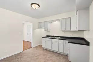 821 Penfield Ave, Joliet, IL 60433 - Photo 9