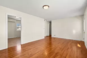 821 Penfield Ave, Joliet, IL 60433 - Photo 5