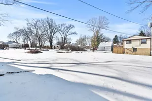 821 Penfield Ave, Joliet, IL 60433 - Photo 25