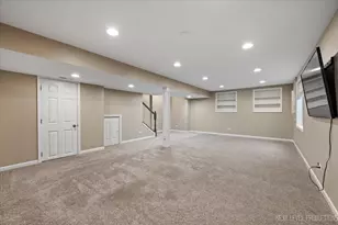 706 Versailles Pkwy, Oswego, IL 60543 - Photo 27