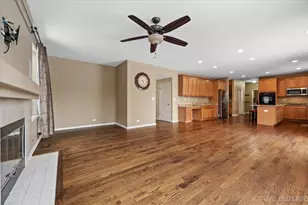 706 Versailles Pkwy, Oswego, IL 60543 - Photo 9