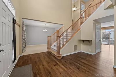 706 Versailles Parkway, Oswego, IL 60543 - Photo 11