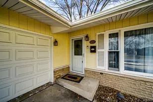 6114 Rob Roy Dr, Oak Forest, IL 60452 - Photo 3