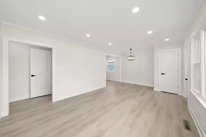 [Address not provided], Worth, IL 60482 - Photo 9