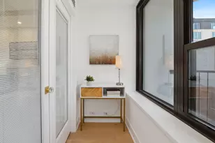 1560 N Sandburg Terrace, Chicago, IL 60610 - Photo 13