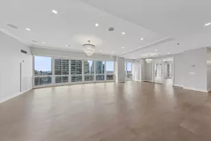 100 E Huron St, Chicago, IL 60611 - Photo 5