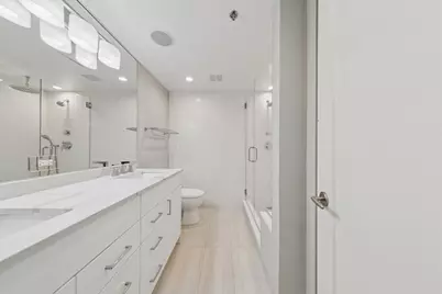 100 E Huron Street #3901, Chicago, IL 60611 - Photo 21