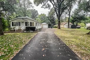 27692 N Oak St, Island Lake, IL 60042 - Photo 15