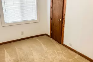 27692 N Oak St, Island Lake, IL 60042 - Photo 9