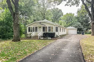 27692 N Oak St, Island Lake, IL 60042 - Photo 3