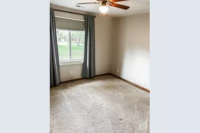 27692 N Oak Street, Island Lake, IL 60042 - Photo 11