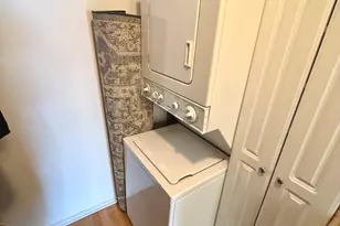 631 Derry Ct, Schaumburg, IL 60193 - Photo 15