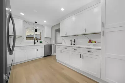 158 Hastings Mill Road, Streamwood, IL 60107 - Photo 5