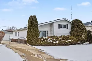 118 S Evergreen Ave, Addison, IL 60101 - Photo 1