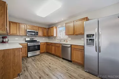 1038 Veteran Avenue, Elburn, IL 60119 - Photo 7