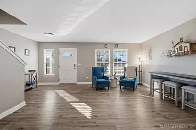 1038 Veteran Avenue, Elburn, IL 60119 - Photo 3