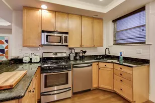 528 W Cornelia Ave, Chicago, IL 60657 - Photo 7