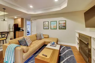 528 W Cornelia Ave, Chicago, IL 60657 - Photo 3