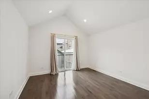 642 W 35th St, Chicago, IL 60616 - Photo 9