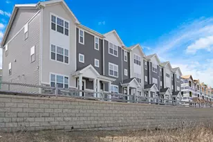 2642 Arrowhead Dr, Pingree Grove, IL 60140 - Photo 1