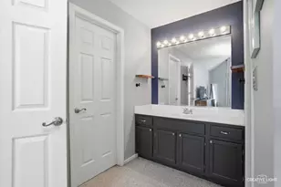 1247 Sandhurst Ln, South Elgin, IL 60177 - Photo 9