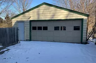 731 James Ave, Rockford, IL 61107 - Photo 3