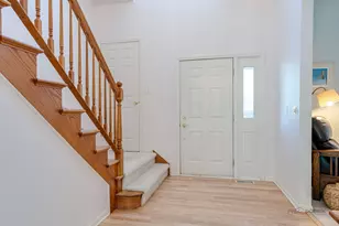 22 Ashford Ct, Lincolnshire, IL 60069 - Photo 3