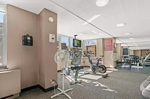 525 W Hawthorne Pl, Chicago, IL 60657 - Photo 19