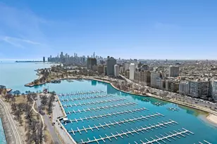 525 W Hawthorne Pl, Chicago, IL 60657 - Photo 17