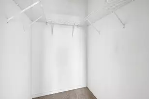 525 W Hawthorne Pl, Chicago, IL 60657 - Photo 9