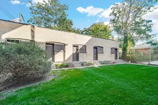 1758 E 72nd St, Chicago, IL 60649 - Photo 19