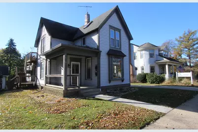 17 W Crystal Lake Avenue #17, Crystal Lake, IL 60014 - Photo 1